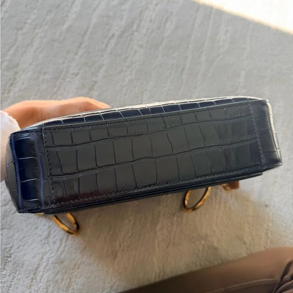 Chloé C crocodile-effect shoulder bag in Navy - Picture 6 of 7